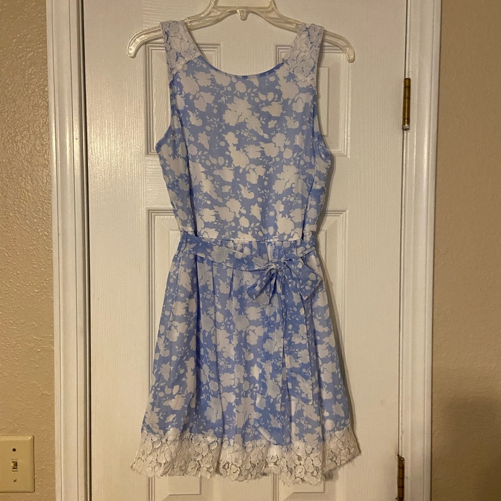 Hot Topic - Disney Collection - Alice in Wonderland Dress